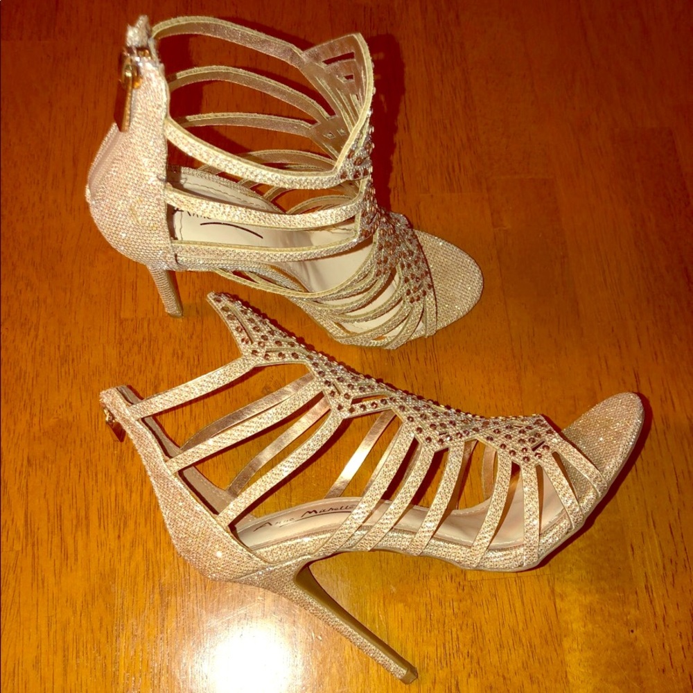 Stylish heels!